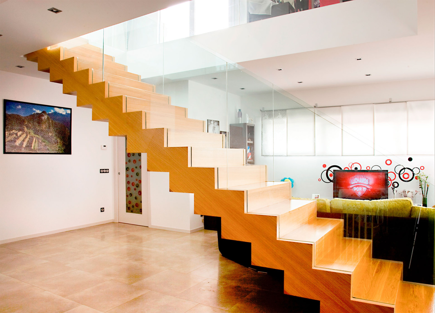 Escaleras y Barandillas de Vidrio: Diseño Moderno y Seguridad en Tafalla
